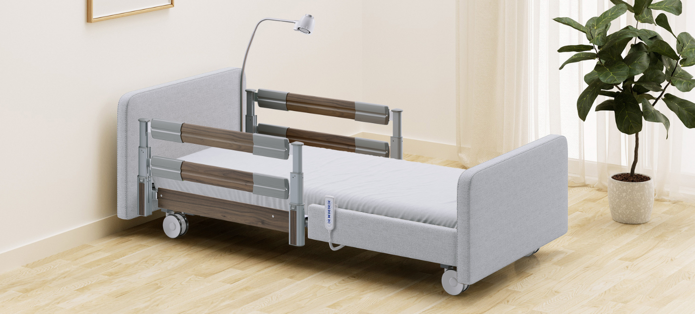 Konfiguriertes Pflegebett in Grau