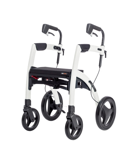 Rollz Motion 2.1 Rollator in Pebble White, seitliche Ansicht als Gehhilfe ohne montierte Fußstützen.