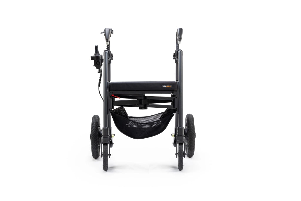 Frontalansicht des Rollz Motion Electric in der Rollator-Konfiguration. Der faltbare 3-in-1-Rollator und Elektrorollstuhl verfügt über ergonomische Griffe, eine stabile Sitzfläche und eine praktische Netztasche für zusätzlichen Stauraum.
